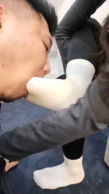 图片[6]_【素人星探】贝壳头白袜踩踏/脚深喉/踩狗头/臭脚捂脸 bf28260_HD绳艺资源