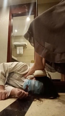 图片[9]_【小可可呀】继续开发学姐-舔脏鞋底/骑马钻胯/闻舔脚 bf28459_HD绳艺资源