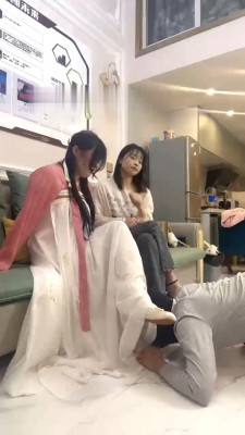图片[5]_【阿昆】带汉服素人闺蜜玩狗-骑马转胯/高跟踩踏/闻素人白袜 bf28472_HD绳艺资源
