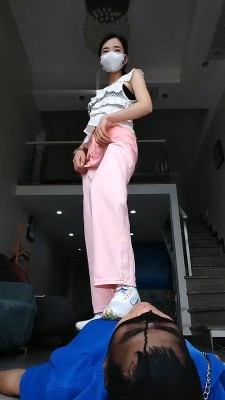 图片[3]_【多多】脚下的快乐-转胯.运动鞋全体重踩踏/掐肉/棉袜捂脸 bf29341_HD绳艺资源