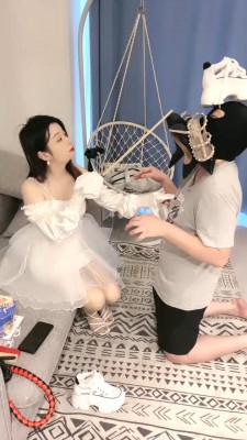 图片[5]_【妍主大大】头顶鞋嘴叼鞋/藤条抽/掐乳/全体重踩踏/脚喂食插嘴 bf29267_HD绳艺资源