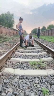 【领主老大】废弃铁道调偶遇路人/高跟全体重踩/骑马训练/咬胳膊 bf29474_HD绳艺资源
