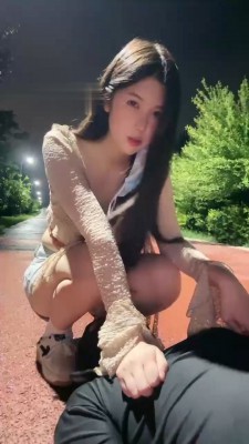图片[6]_【佳奈】户外遛狗-小白鞋闻舔踩踏/掐乳/胯下乳 B2289_HD绳艺资源
