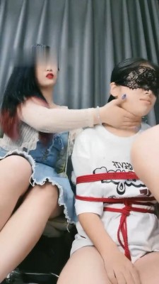 【甜一】骑马踩狗爪/皮鞋白袜插嘴_HD绳艺资源