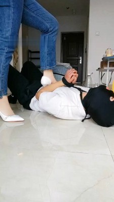 图片[5]_【东营青青】冰丝船袜踩/吃口水烟灰/踩脖窒息/踢踹_HD绳艺资源