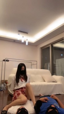 【宝爷】JK学院风-踩踏/圣水/恋足舔_HD绳艺资源