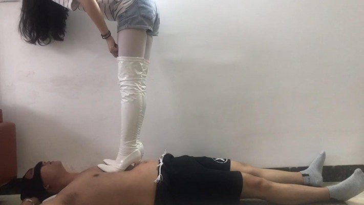 图片[7]_邻家风小鱼姐姐白丝高跟靴子全体重踩绳艺学员虐待下集_HD绳艺资源