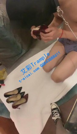 图片[1]_【筱月S】各种鞋虐待狗头傻狗_HD绳艺资源