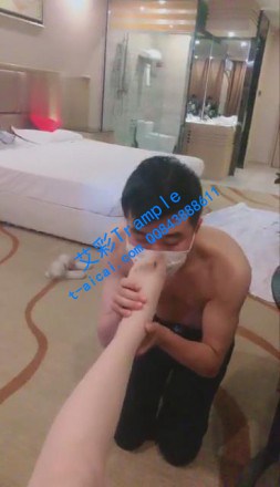图片[1]_【悦主】御姐范抽耳光踩踏_HD绳艺资源