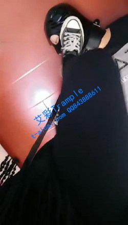 图片[1]_【妍妍】踩踏，喂帆布鞋面包_HD绳艺资源