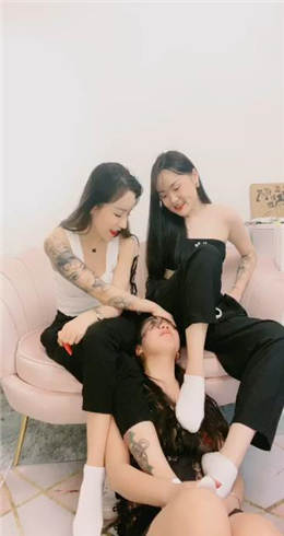 图片[1]_沐夏大大 母狗给老子清理鞋底_HD绳艺资源