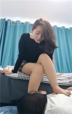 【冷御绳艺导师】脚深喉踩狗脸脚/喂口水【上】_HD绳艺资源