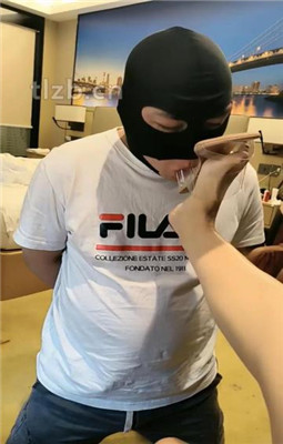 图片[18]_【孤傲女帝】长靴全体重踩踏_HD绳艺资源