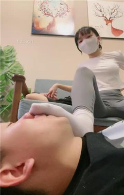 【柔儿公主】脏鞋臭白袜踩脚垫_HD绳艺资源