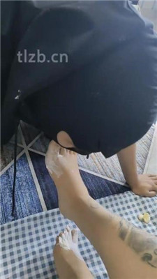 图片[7]_【尤尤子】学生S脚踩蛋糕喂食班主任_HD绳艺资源