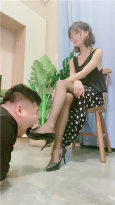 图片[4]_【素人星探】喂口水-黑丝高跟美腿踩_HD绳艺资源