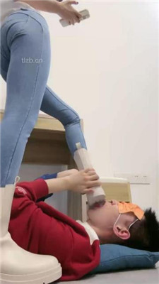 图片[9]_【美娜格格】白短靴&AJ全体重踩地毯_HD绳艺资源