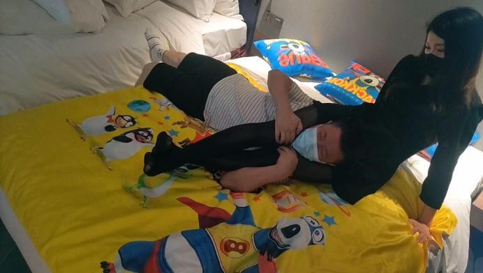 【小婉s】粉丝千里奔赴，只求绞死！黑丝腿绞窒息粉丝_HD绳艺资源
