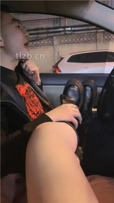 【嘉一】车内靴子肉丝恋足舔_HD绳艺资源