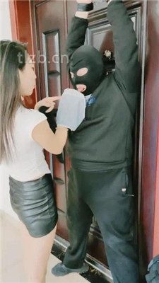 图片[3]_【千寻】吊绑堵嘴暴虐贱奴-踩踏骑马耳光喂口水_HD绳艺资源