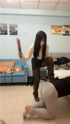 图片[5]_【草莓S】双S靴子女神-训诫打狗屁股_HD绳艺资源