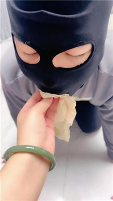 图片[12]_【伊兮夫妻】舔圣水冰块-腋下喂食-锁奴求虐_HD绳艺资源
