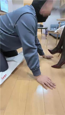图片[14]_【桃子老师】黑丝脚插嘴踩踏-掐乳-臭脚捂脸【续集】_HD绳艺资源