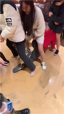 图片[9]_【最浪女慕】超多素人-KTV-踩虐凌辱贱奴_HD绳艺资源