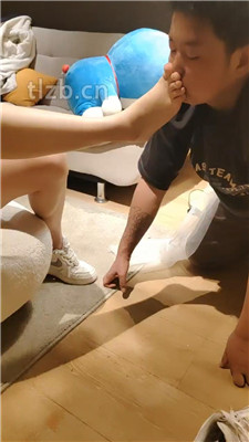 图片[11]_【舒苒】小白鞋丝袜踩踏喂食/伺候沐足_HD绳艺资源