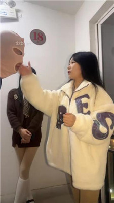 图片[2]_【狗哥】户外成功开发三个高颜值素人踩狗_HD绳艺资源