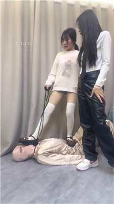 图片[19]_【狗哥】可爱反差素人S-原味白袜丝袜恋足舔_HD绳艺资源