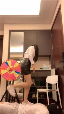图片[14]_【宝爷】多双鞋全体重踩踏/骑脖/舔内裤_HD绳艺资源