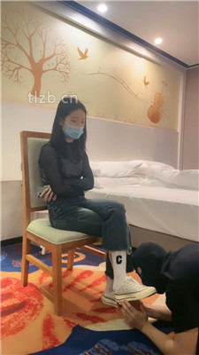 图片[4]_【小雅老师】全体重踩踏/圣水泡面/加料面包喂食_HD绳艺资源