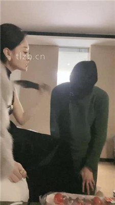 图片[10]_【小月牙】狗链拴丧家之犬-虐乳/藤条抽/闻舔高跟/卫生巾辱_HD绳艺资源