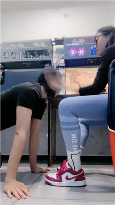 图片[4]_【小妮】网吧-电竞桌底甘愿做奴【完整版】_HD绳艺资源