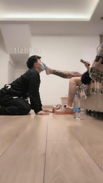 图片[2]_【七七黑心主宗】跪舔运动鞋白船袜/臭脚捂脸蹂躏_HD绳艺资源