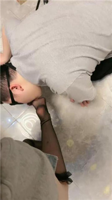 图片[5]_【云斯情侣】跪舔脏长靴/闻白袜/清理裸足_HD绳艺资源