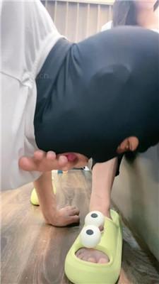 图片[13]_【七七】抽耳光/舔脏运动鞋/白袜脚捂脸/sp/转胯/掐乳_HD绳艺资源