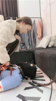 图片[15]_【Lel’s】骑马狗爬/高跟美腿诱惑/踩踏/刑具sp/赏圣水【完整版】_HD绳艺资源