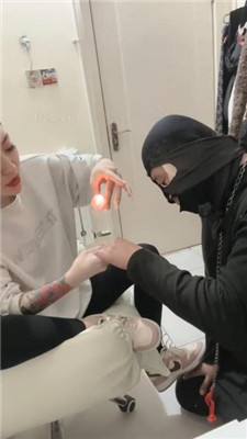 图片[3]_【小月牙】纹身女S-滴蜡/运动鞋踩虐/训练/脚喂食_HD绳艺资源