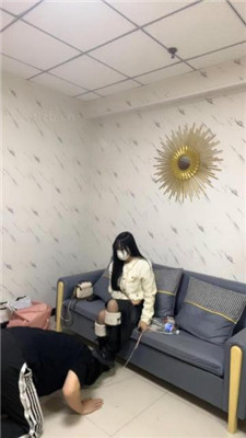 【草莓s】双S-清理长靴脏鞋底/骑马转胯/喝圣水混合物_HD绳艺资源