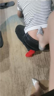 图片[10]_【灵魂晴S】跪舔高跟裸足恋足调_HD绳艺资源