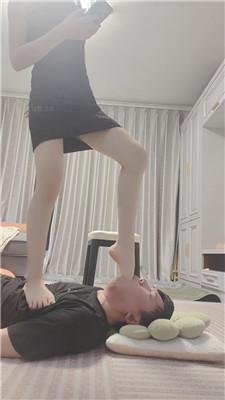 图片[8]_【丫丫】全体重踩踏/裸足踩狗脸/深喉_HD绳艺资源