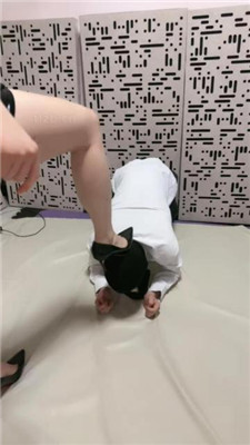 图片[2]_【清雅】女老板高跟高难度挑战虐打西装狗_HD绳艺资源