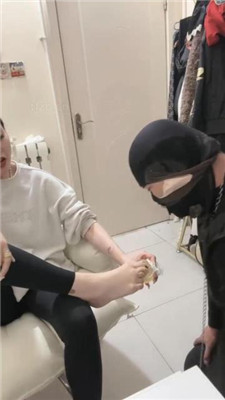 图片[6]_【小月牙】纹身女S-滴蜡/运动鞋踩虐/训练/脚喂食_HD绳艺资源