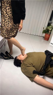 图片[20]_【冰色】恶毒继母-高跟肉丝脚踩狗儿子/口水鞋底_HD绳艺资源