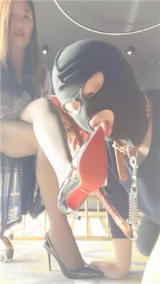 图片[10]_【咩祖】艺术舔脏鞋/狗链遛狗/插嘴脚踩喂食/口水_HD绳艺资源