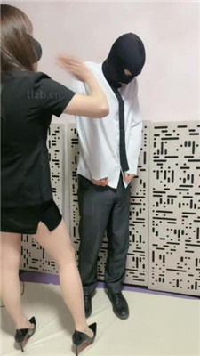【清雅】女老板高跟高难度挑战虐打西装狗_HD绳艺资源