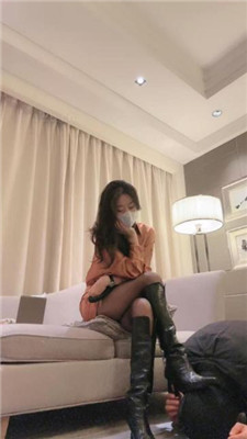 图片[2]_【禾未】长靴黑丝踩踏/腿绞转胯/嘴叼白袜_HD绳艺资源