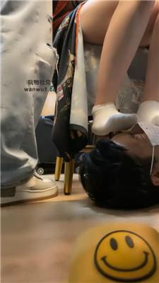 【魔鬼天使】桌底视角-白袜臭脚蹂躏踩 JS240830-16_HD绳艺资源